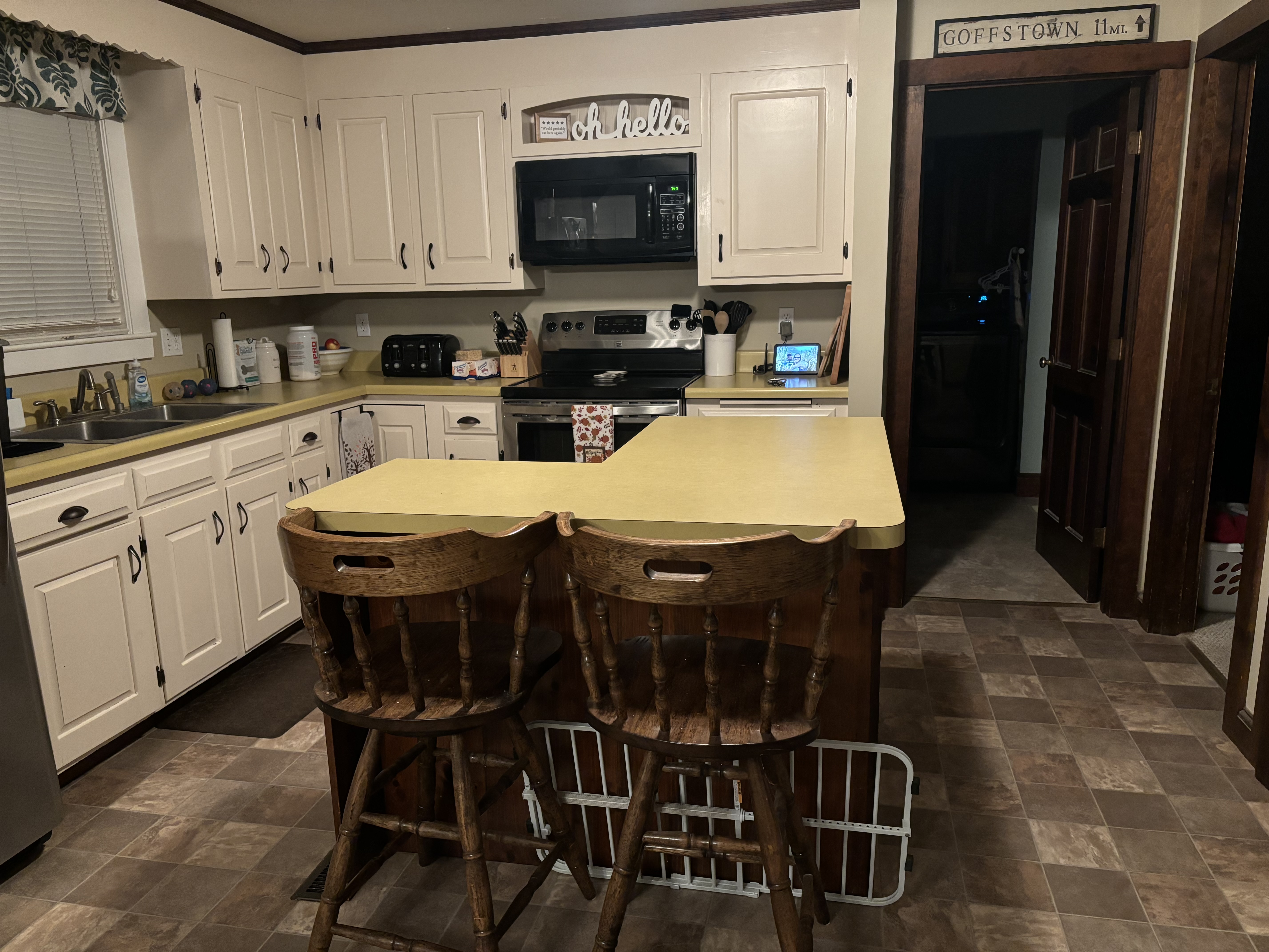 finished kitchen cabinet remodel