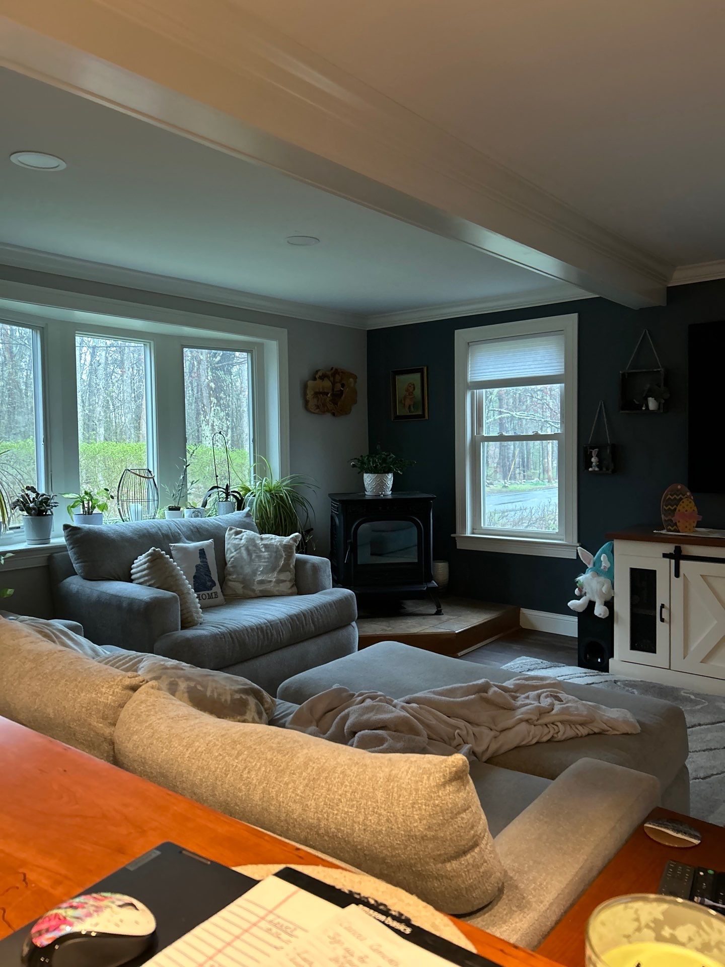 finished living room trim and bench project